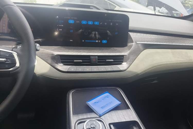 Used Ford Equator New Energy 2025 Luxury Edition Audio And AC Panel