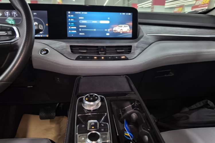 Used Ford Equator New Energy 2025 Platinum Edition Audio And AC Panel