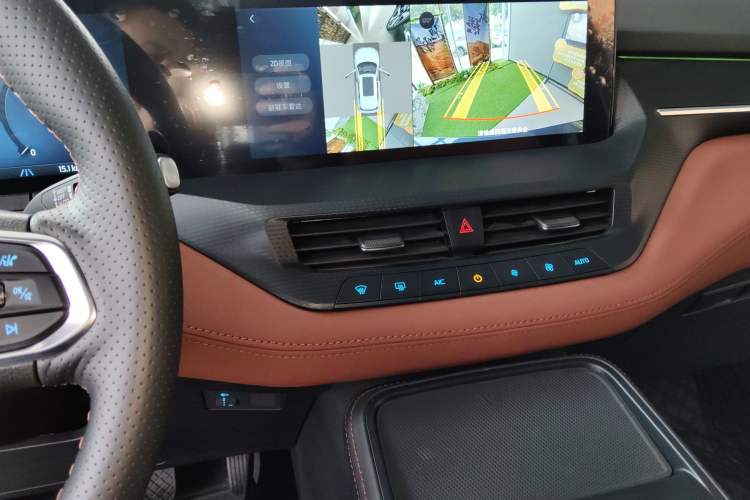 Used Ford Equator New Energy 2025 Luxury Plus Version Audio And AC Panel
