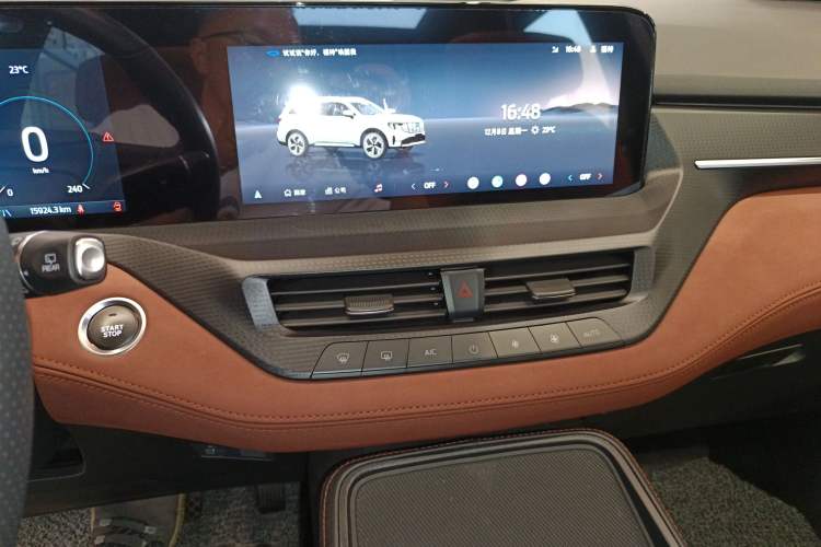 Used Ford Equator New Energy 2025 Luxury Plus Version Audio And AC Panel