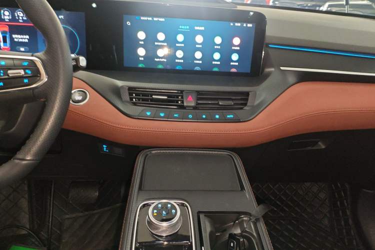 Used Ford Equator New Energy 2025 Luxury Plus Version Audio And AC Panel