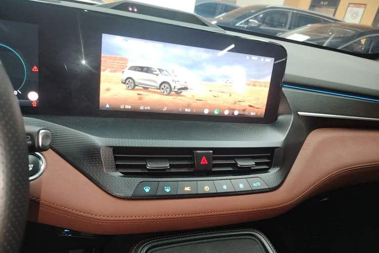 Used Ford Equator New Energy 2025 Luxury Plus Version Audio And AC Panel