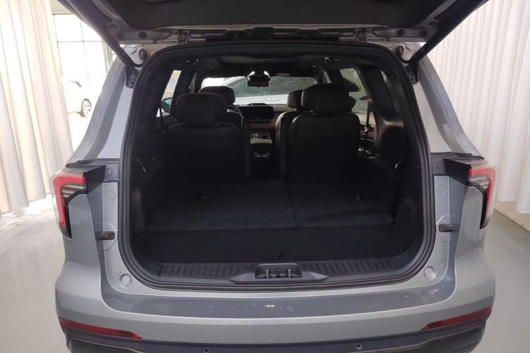 Used Ford Equator New Energy 2025 Luxury Plus Version Trunk