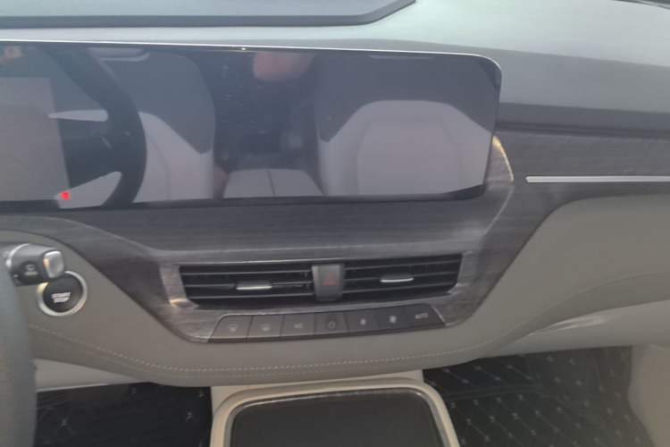 Used Ford Equator New Energy 2025 Luxury Edition Audio And AC Panel