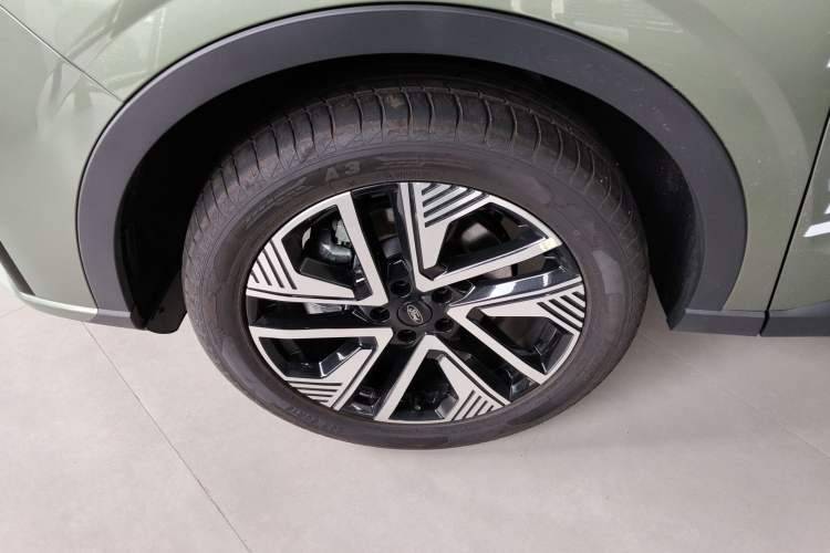 Used Ford Equator New Energy 2025 Luxury Edition Left Front Wheel Hub