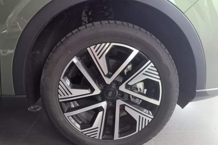 Used Ford Equator New Energy 2025 Luxury Edition Right Rear Wheel Hub