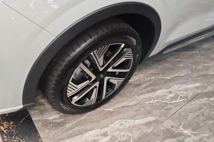 Used Ford Equator New Energy 2025 Luxury Edition Left Front Wheel Hub