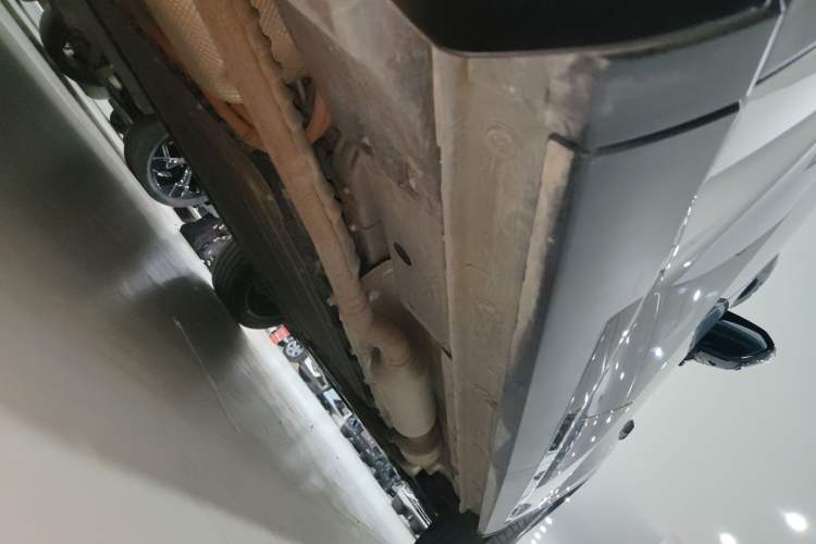 Used Ford Equator New Energy 2025 Luxury Plus Version Right Side Sill