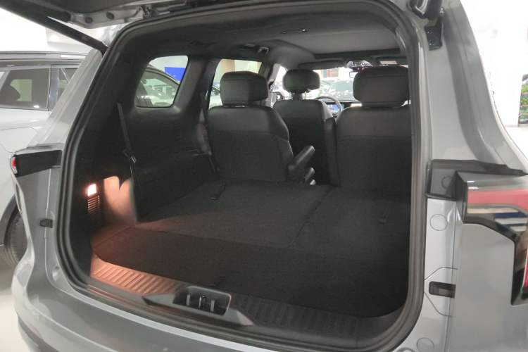 Used Ford Equator New Energy 2025 Luxury Plus Version Trunk