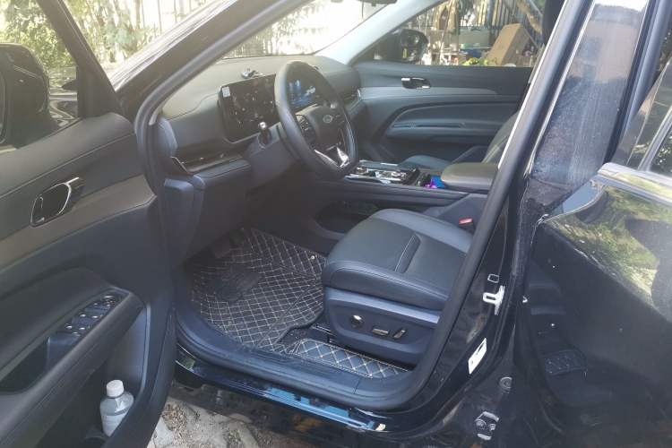 Used Ford Equator Sport 2022 EcoBoost 170 Platinum Edition Driver Seat
