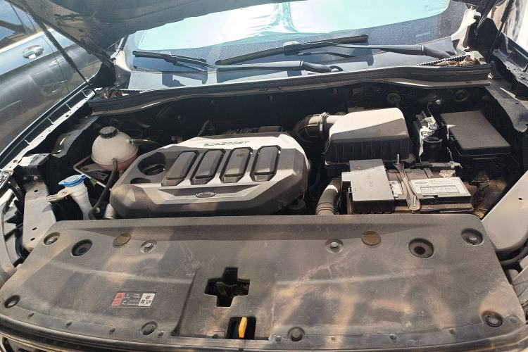 Used Ford Equator Sport 2023 EcoBoost 170 Elite Model Engine Bay