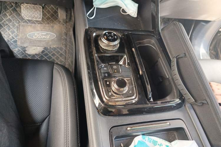 Used Ford Equator Sport 2023 EcoBoost 170 Elite Model Gear Lever