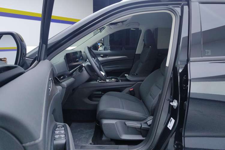 Used Ford Equator Sport 2023 EcoBoost 170 Prime Edition Left Front Seat