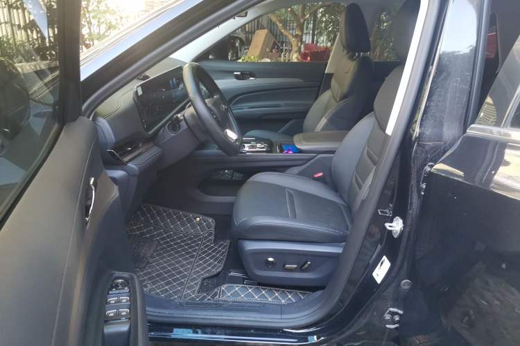 Used Ford Equator Sport 2022 EcoBoost 170 Platinum Edition Left Front Seat