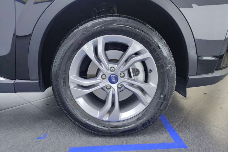 Used Ford Equator Sport 2023 EcoBoost 170 Prime Edition Left Rear Wheel Hub