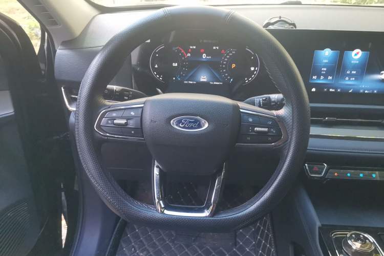 Used Ford Equator Sport 2022 EcoBoost 170 Platinum Edition Steering Wheel