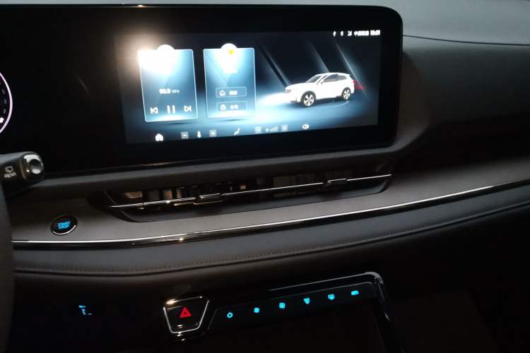 Used Ford Equator Sport 2022 EcoBoost 170 Premier Edition Audio And AC Panel
