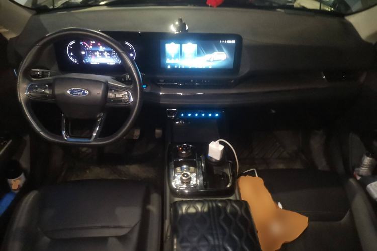 Used Ford Equator Sport 2022 EcoBoost 170 Platinum Edition Center Console