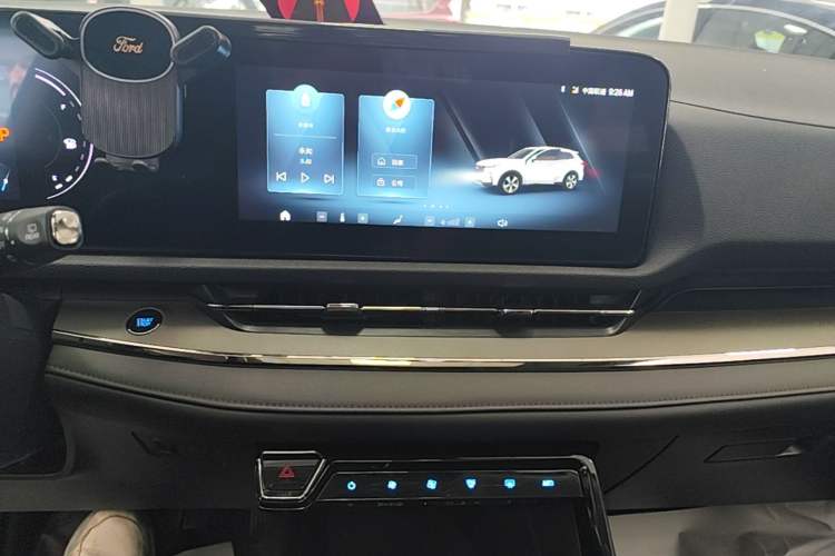 Used Ford Equator Sport 2022 EcoBoost 170 Premier Edition Audio And AC Panel
