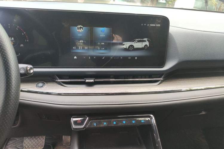 Used Ford Equator Sport 2022 Facelift EcoBoost 170 Prestige Model Audio And AC Panel