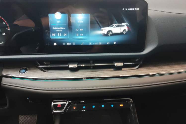 Used Ford Equator Sport 2022 Facelift EcoBoost 170 Prestige Model Audio And AC Panel