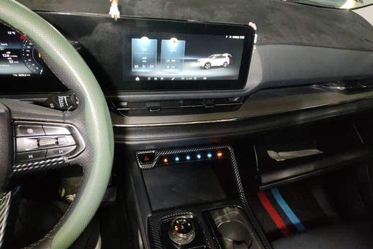 Used Ford Equator Sport 2022 EcoBoost 170 Platinum Edition Audio And AC Panel