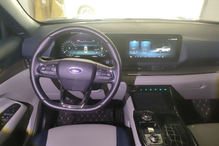 Used Ford Equator Sport 2022 Facelift EcoBoost 170 Prestige Model Center Console