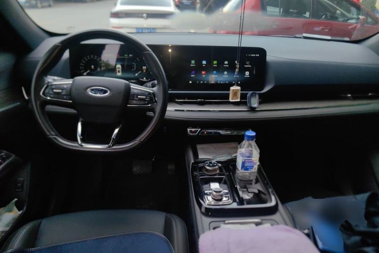 Used Ford Equator Sport 2022 Facelift EcoBoost 170 Prestige Model Center Console