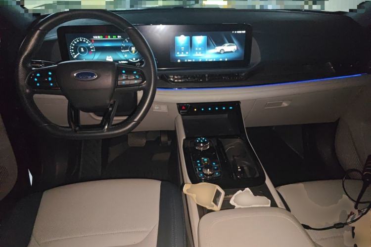 Used Ford Equator Sport 2022 Facelift EcoBoost 170 Prestige Model Center Console