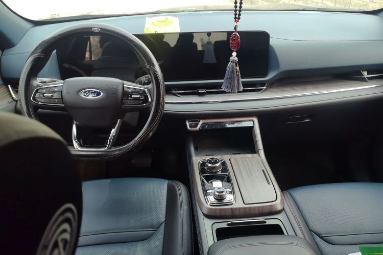 Used Ford Equator Sport 2022 Facelift EcoBoost 170 Prestige Model Center Console