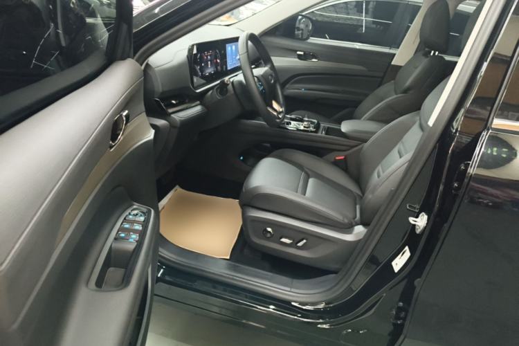 Used Ford Equator Sport 2022 EcoBoost 170 Platinum Edition Driver Seat