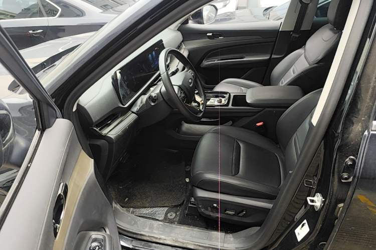 Used Ford Equator Sport 2022 EcoBoost 170 Platinum Edition Driver Seat