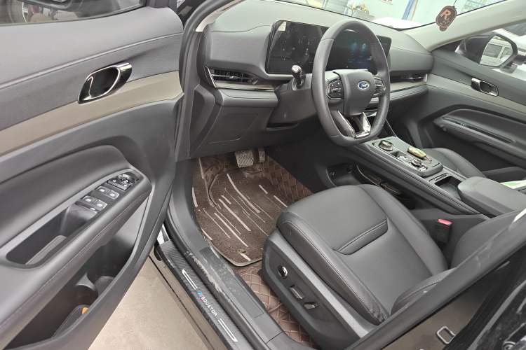 Used Ford Equator Sport 2022 EcoBoost 170 Platinum Edition Driver Seat