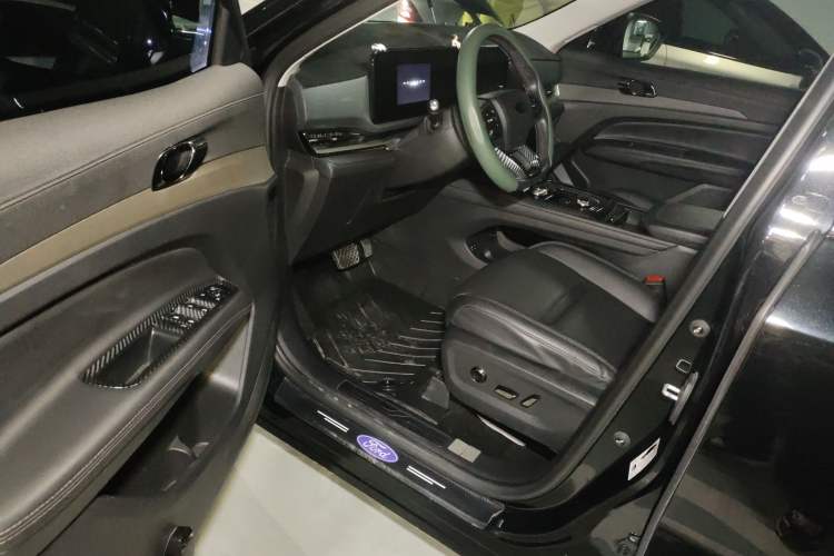Used Ford Equator Sport 2022 EcoBoost 170 Platinum Edition Driver Seat