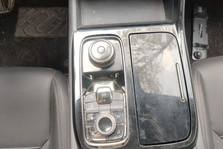 Used Ford Equator Sport 2022 EcoBoost 170 Platinum Edition Gear Lever