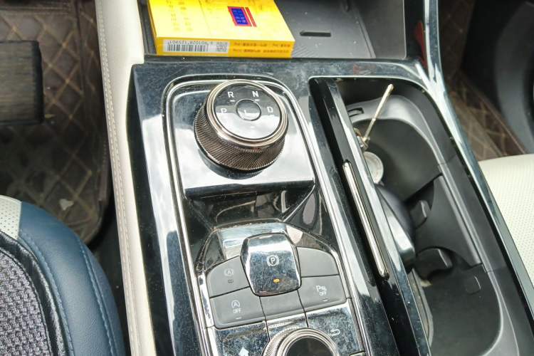 Used Ford Equator Sport 2022 EcoBoost 170 Premier Edition Gear Lever