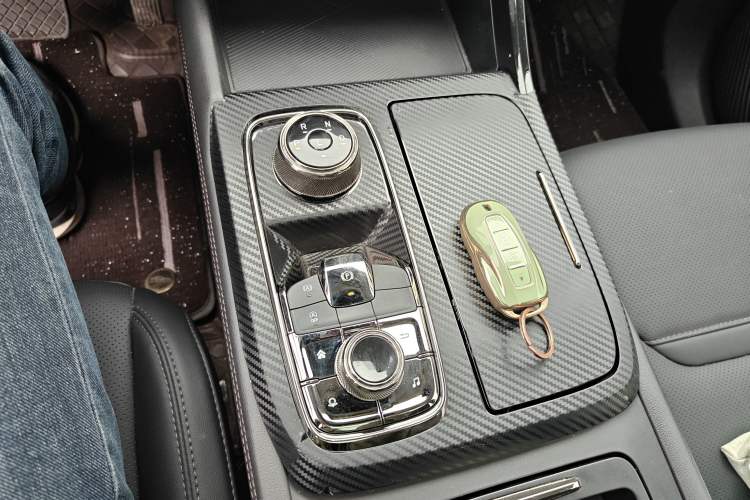 Used Ford Equator Sport 2022 EcoBoost 170 Platinum Edition Gear Lever