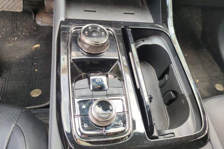 Used Ford Equator Sport 2022 Facelift EcoBoost 170 Prestige Model Gear Lever