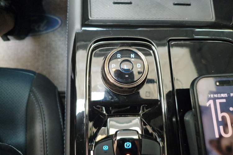 Used Ford Equator Sport 2022 Facelift EcoBoost 170 Prestige Model Gear Lever