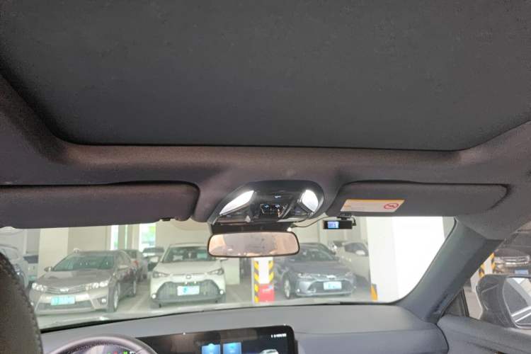Used Ford Equator Sport 2022 Facelift EcoBoost 170 Prestige Model Headliner