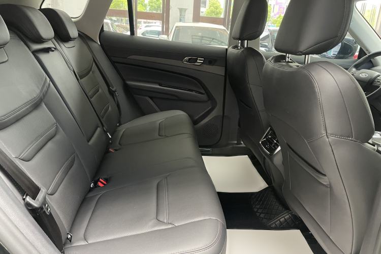 Used Ford Equator Sport 2022 EcoBoost 170 Platinum Edition Interior 2