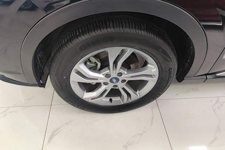 Used Ford Equator Sport 2022 EcoBoost 170 Premier Edition Left Front Wheel Hub