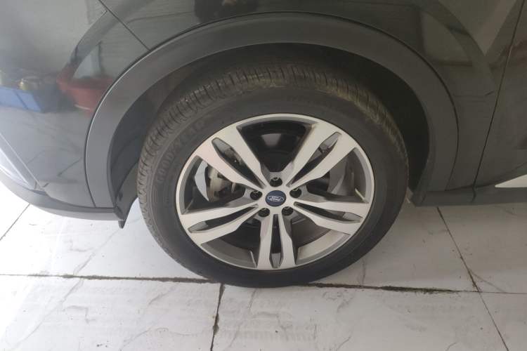 Used Ford Equator Sport 2022 Facelift EcoBoost 170 Prestige Model Left Front Wheel Hub