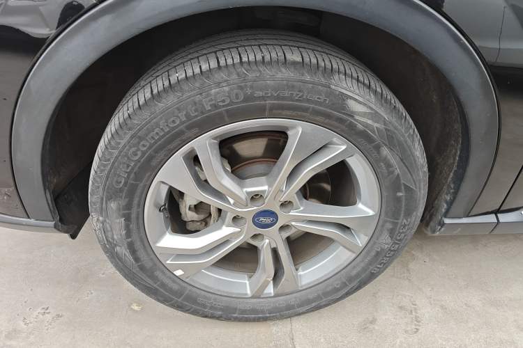 Used Ford Equator Sport 2022 EcoBoost 170 Platinum Edition Left Front Wheel Hub