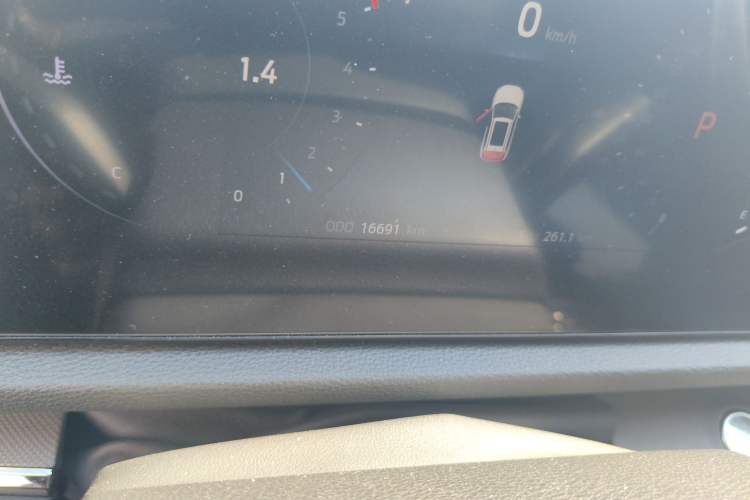 Used Ford Equator Sport 2022 EcoBoost 170 Platinum Edition Odometer Close Up