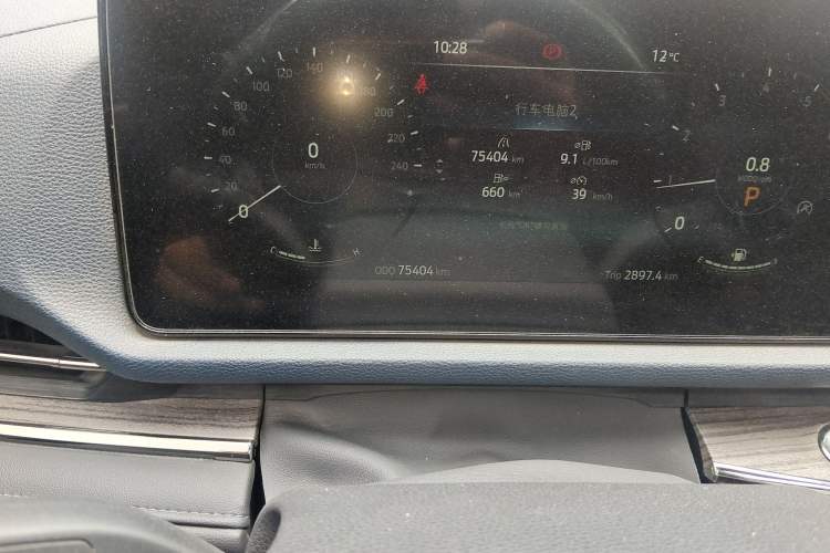 Used Ford Equator Sport 2022 Facelift EcoBoost 170 Prestige Model Odometer Close Up