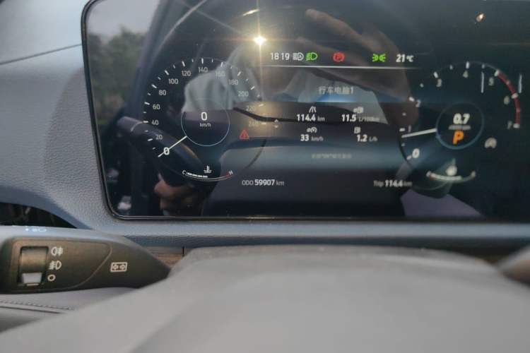 Used Ford Equator Sport 2022 Facelift EcoBoost 170 Prestige Model Odometer Close Up