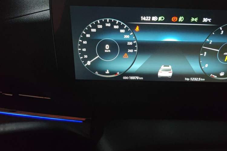 Used Ford Equator Sport 2022 Facelift EcoBoost 170 Prestige Model Odometer Close Up