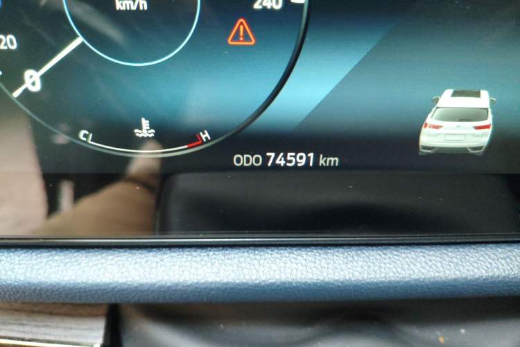 Used Ford Equator Sport 2022 Facelift EcoBoost 170 Prestige Model Odometer Close Up