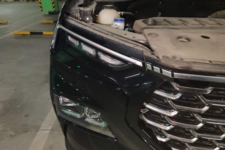 Used Ford Equator Sport 2022 Facelift EcoBoost 170 Prestige Model Right Front Headlight